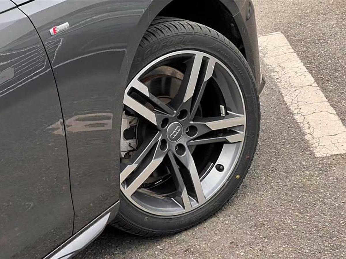 奧迪 奧迪A4L  2020款 40 TFSI 豪華動(dòng)感型圖片