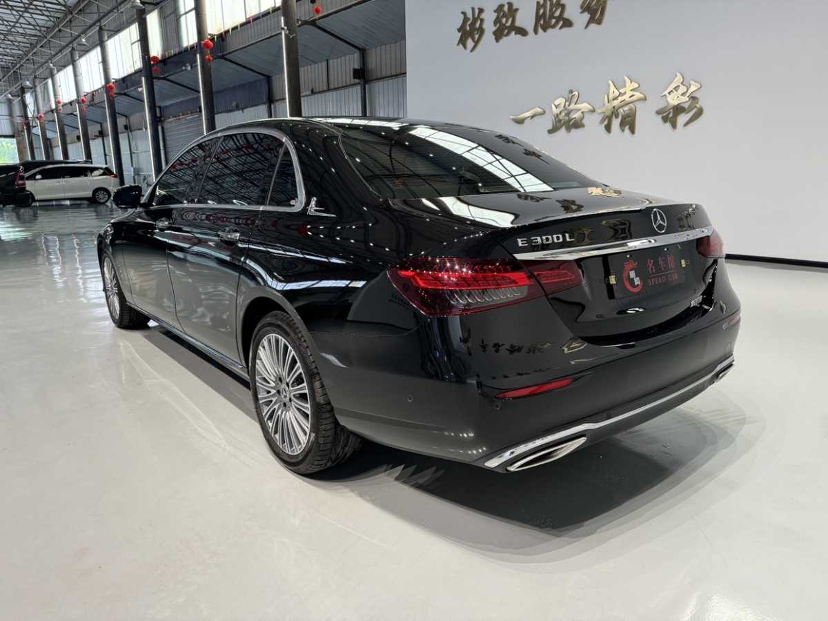 奔馳 奔馳E級  2023款 改款 E 300 L 時尚型圖片