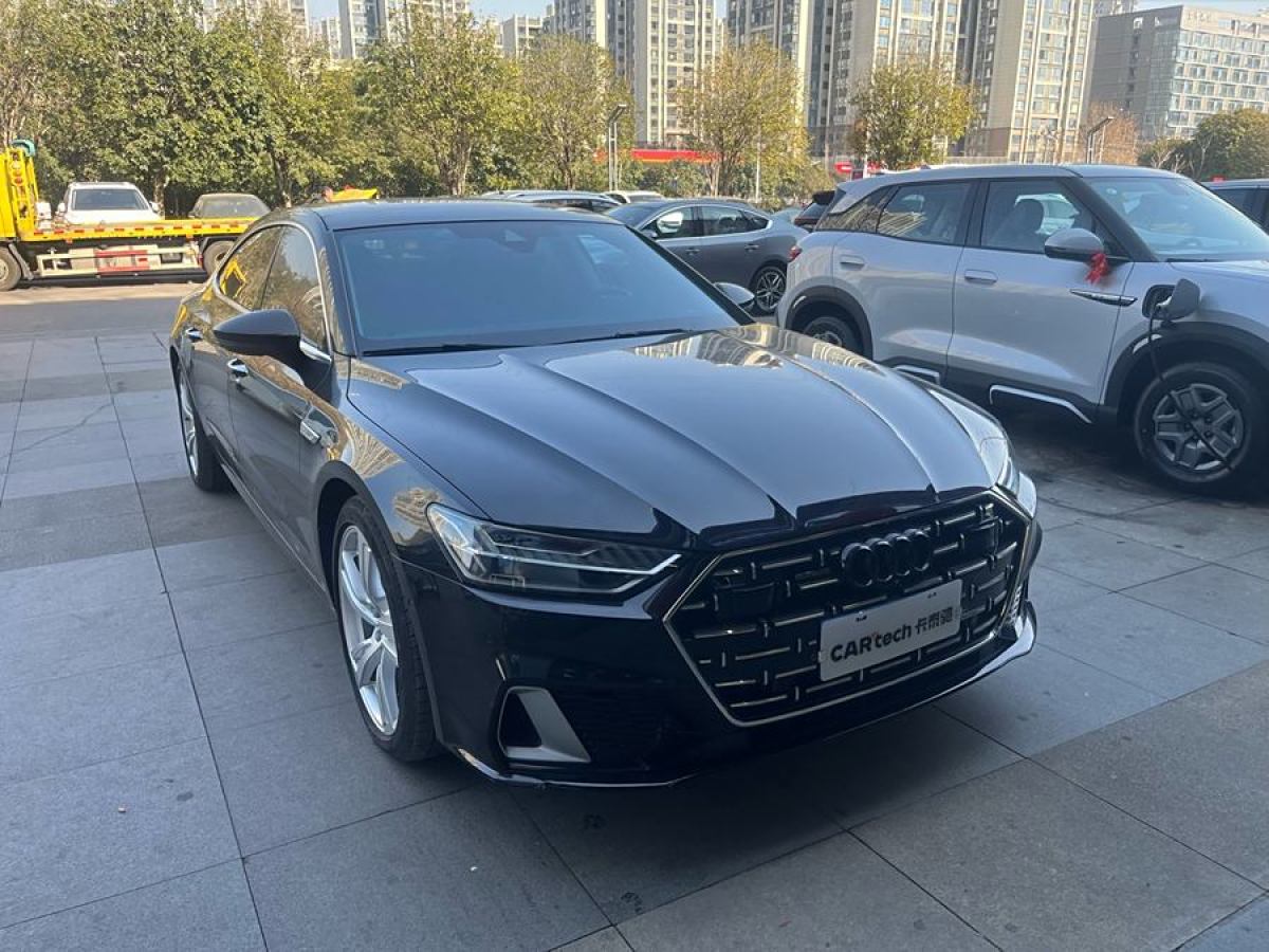 奧迪 奧迪A7L  2024款 45TFSI quattro S-line 見遠(yuǎn)型 流晶套裝圖片