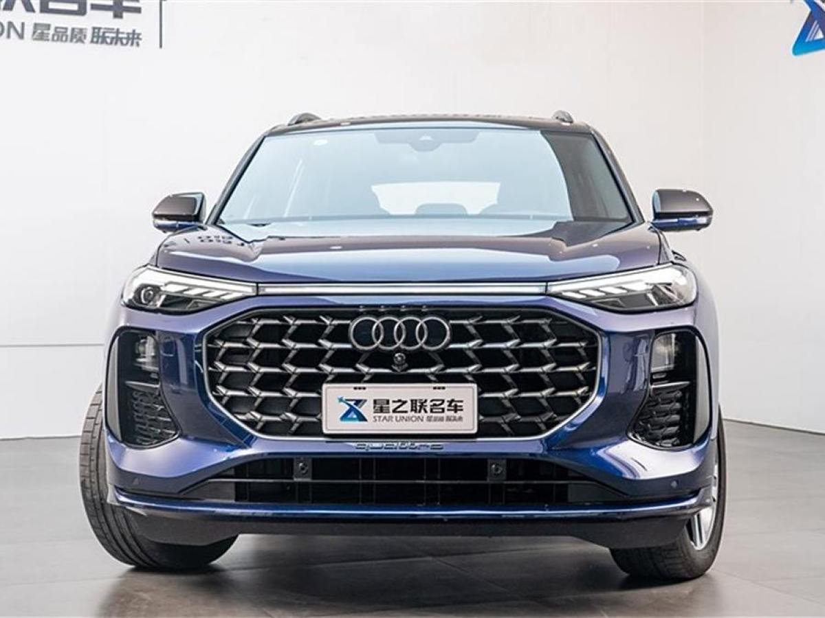 奧迪 奧迪Q6  2024款 45 TFSI quattro 齊云型 飛騎套裝 7座圖片