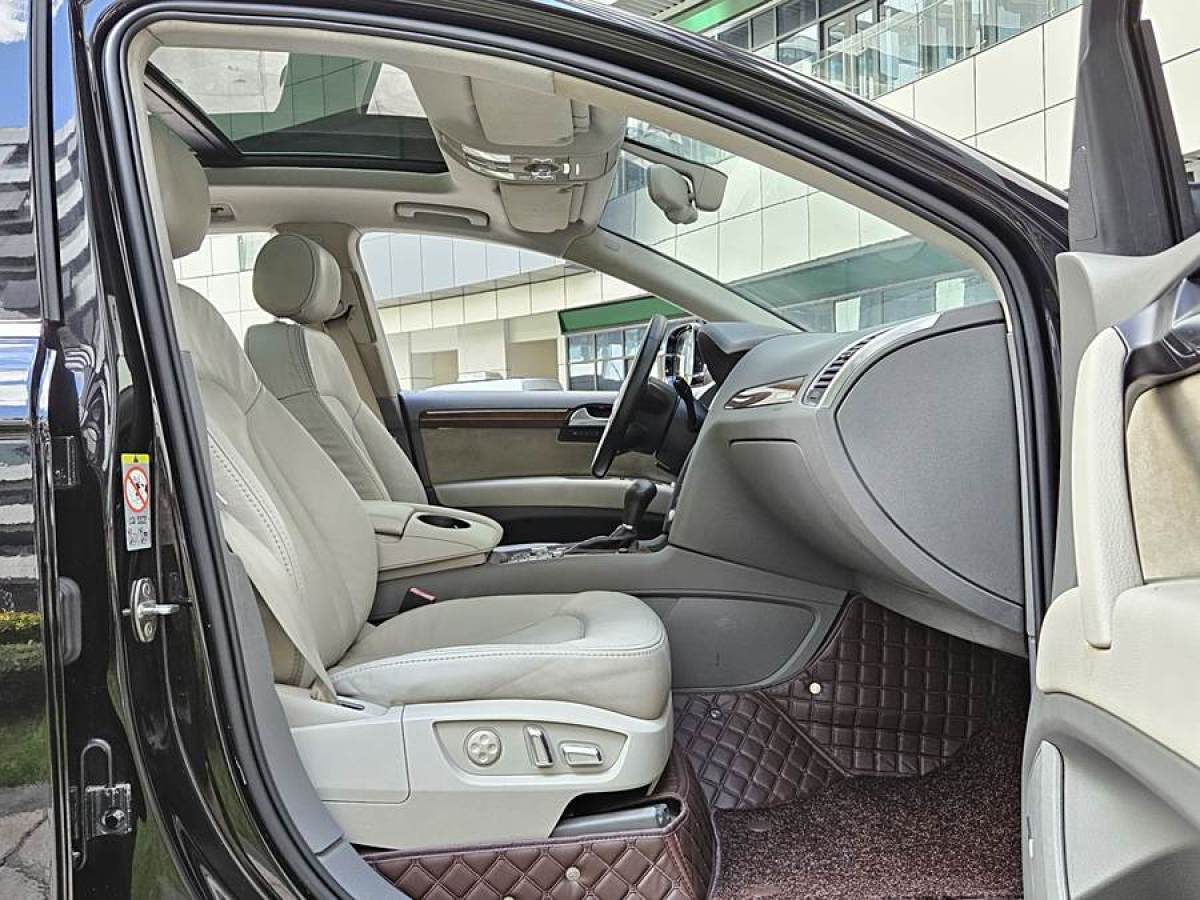 奧迪 奧迪Q7  2011款 3.0 TFSI 技術(shù)型(245kW)圖片