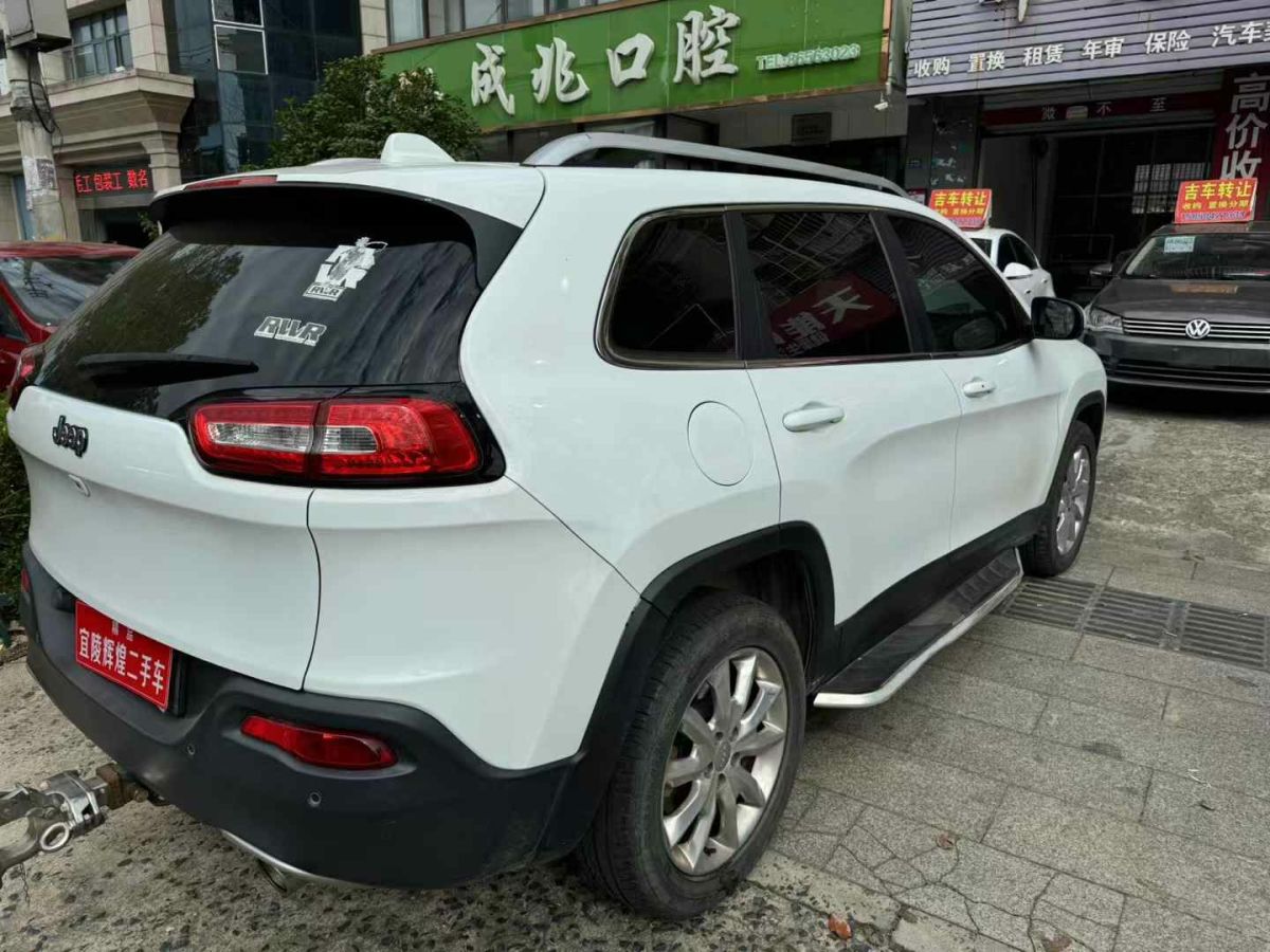 2015年1月Jeep 自由光  2015款 2.4L 精英版