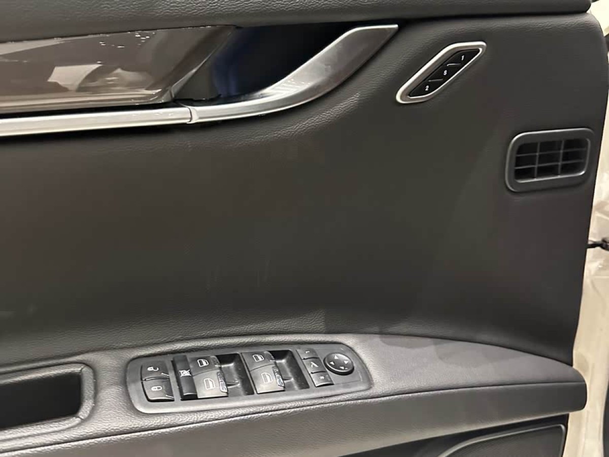 瑪莎拉蒂 Ghibli  2019款 3.0T 350Hp 標(biāo)準(zhǔn)版 國(guó)VI圖片