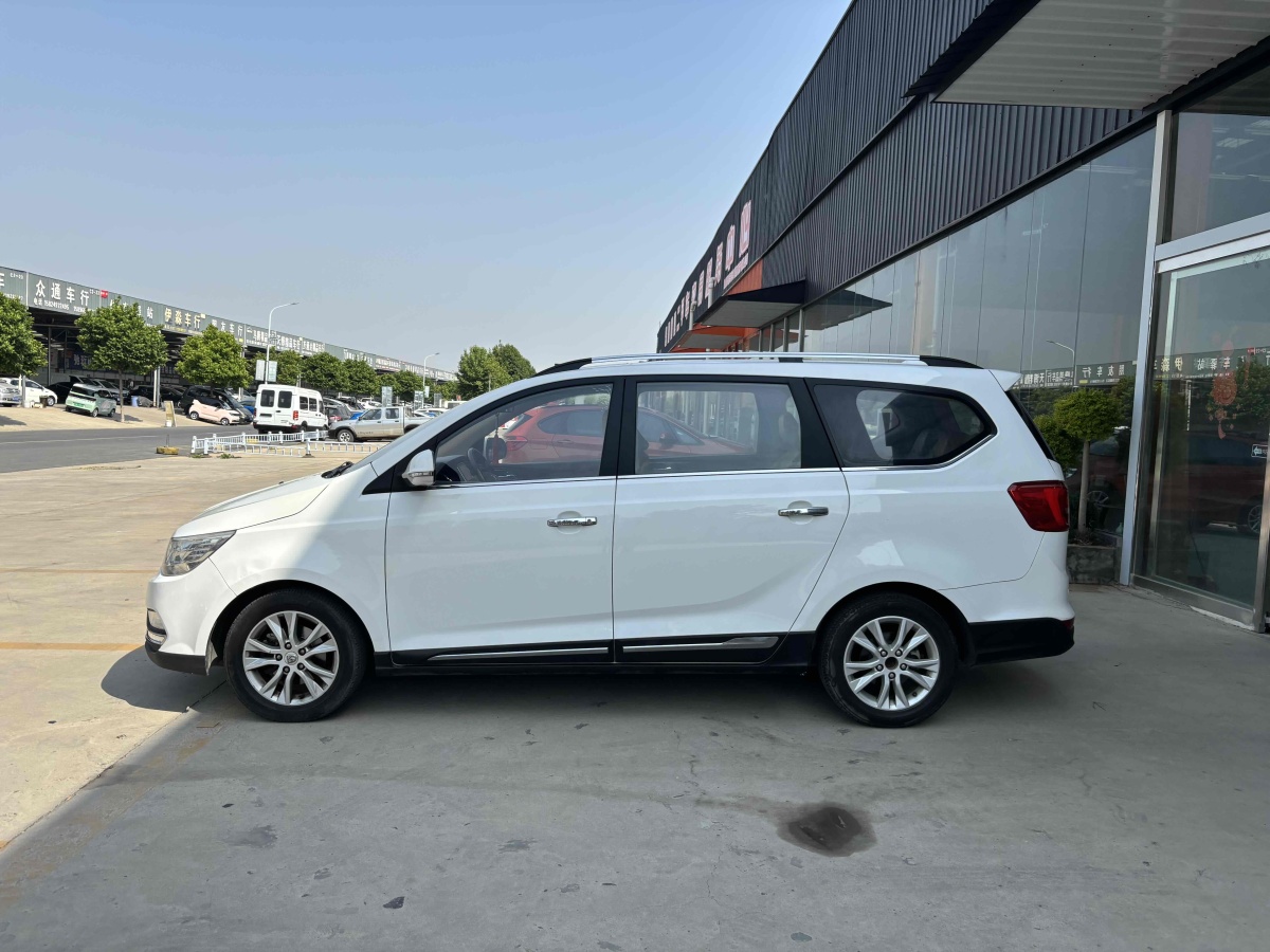 寶駿 730  2016款 1.5L 手動(dòng)豪華型 7座圖片
