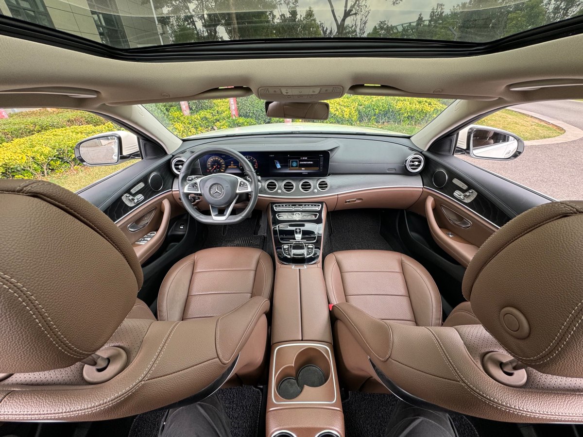 奔驰 奔驰E级  2017款 E 300 L 运动豪华型图片