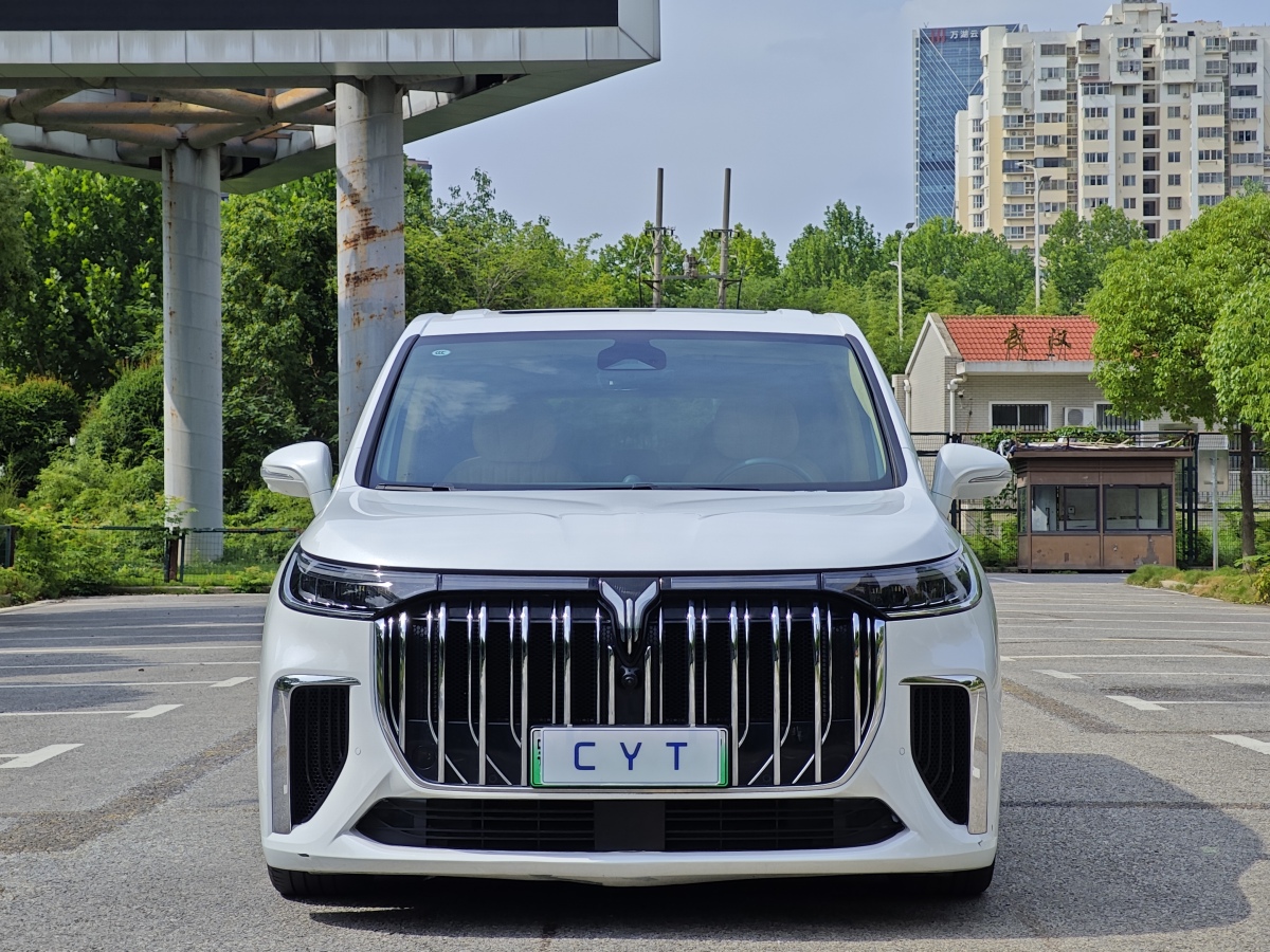 2024年5月嵐圖 夢(mèng)想家  2024款 PHEV 超長(zhǎng)續(xù)航旗艦版