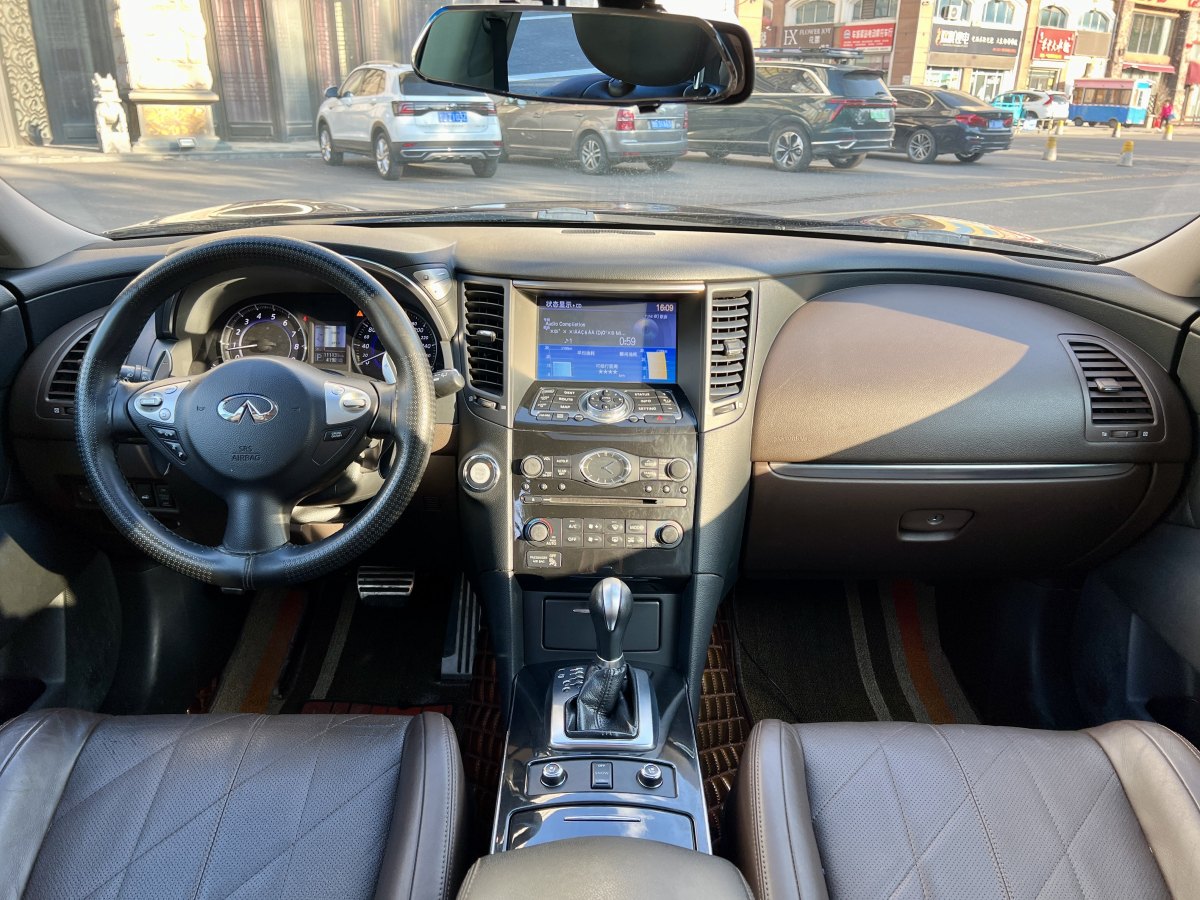 英菲尼迪 QX70  2015款 3.7L 絕影版圖片