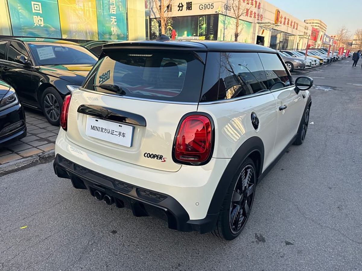 MINI MINI  2023款 改款 2.0T COOPER S 藝術(shù)家圖片