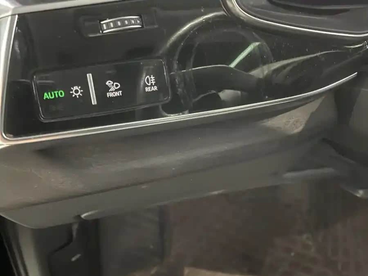 奧迪 奧迪Q7  2023款 55 TFSI quattro S line運(yùn)動(dòng)型圖片