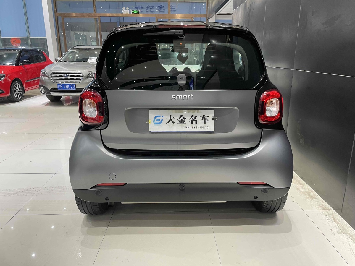 smart fortwo  2018款 0.9T 66千瓦硬頂先鋒版圖片