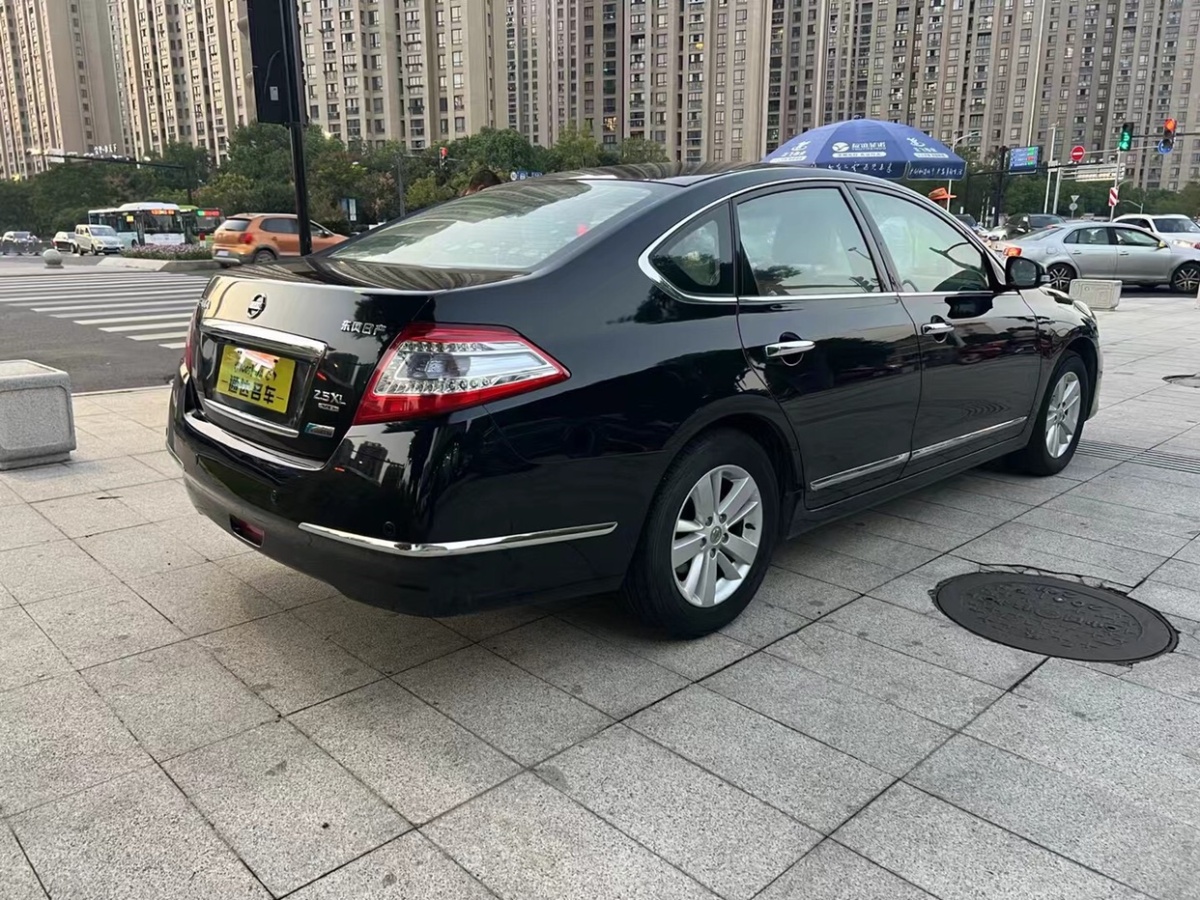 日產(chǎn) 天籟  2011款 公爵 2.5L XV尊雅版圖片