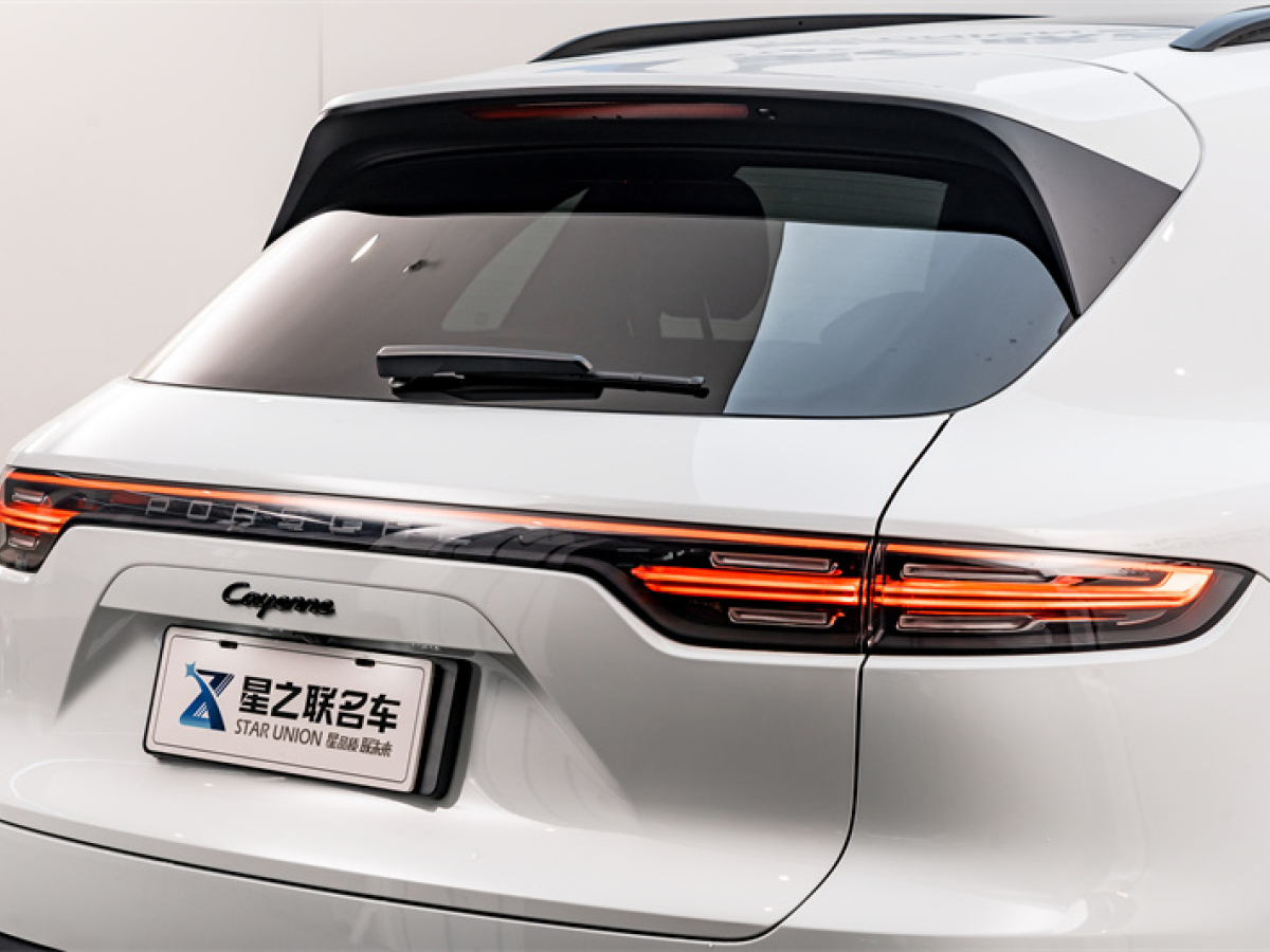 保时捷 Cayenne新能源  2023款 Cayenne E-Hybrid 2.0T 铂金版图片