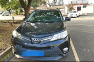 RAV4荣放 丰田 2.0L CVT四驱风尚版