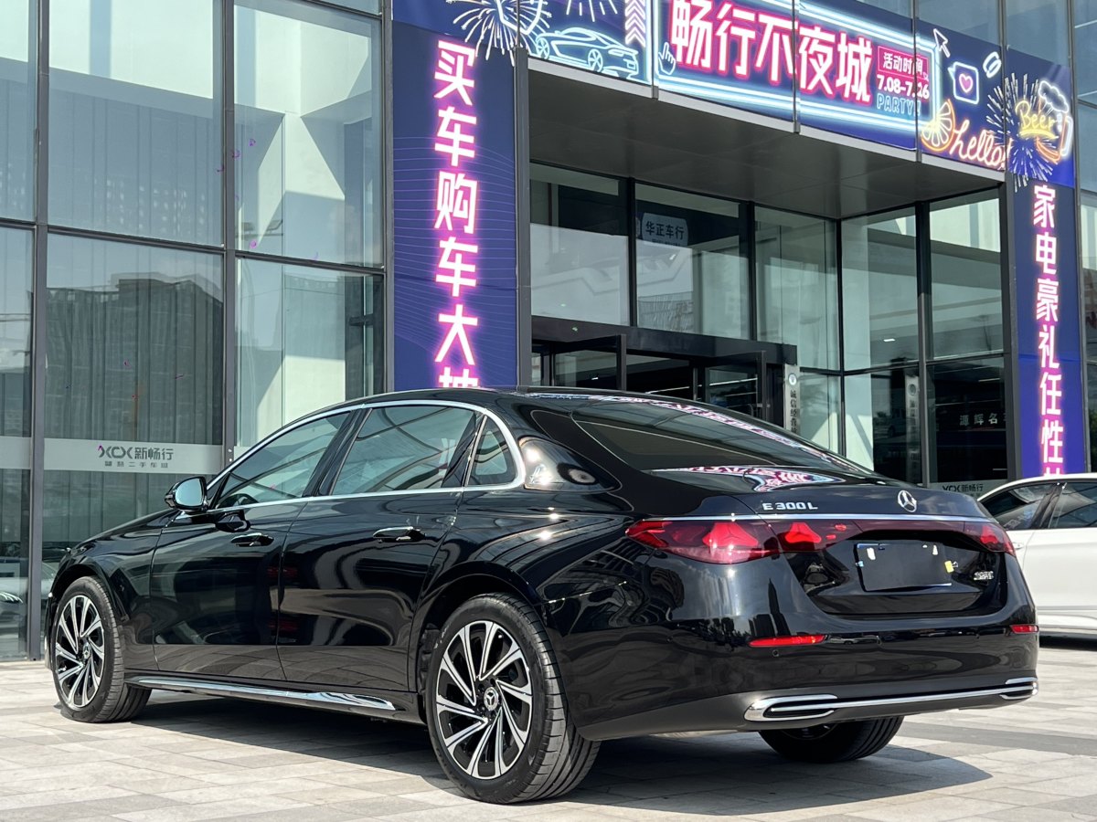 奔驰 奔驰E级  2024款 E 300 L 豪华型图片