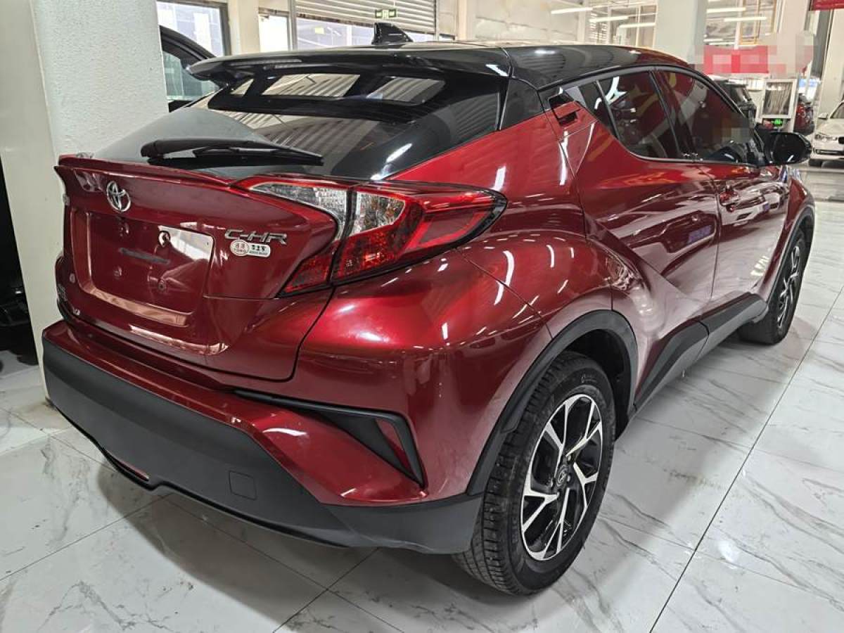 豐田 C-HR  2020款 2.0L 領(lǐng)先版圖片