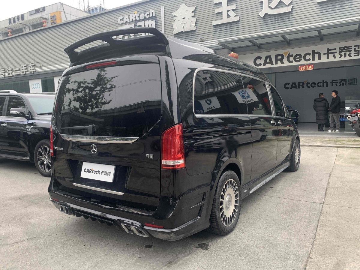 奔馳 V級(jí)  2022款 V 260 L 長(zhǎng)軸距尊貴版圖片