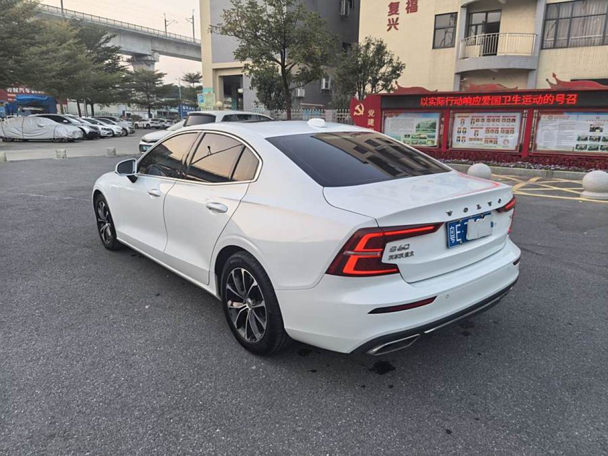 沃爾沃 S60L  2020款 T4 智逸豪華版圖片