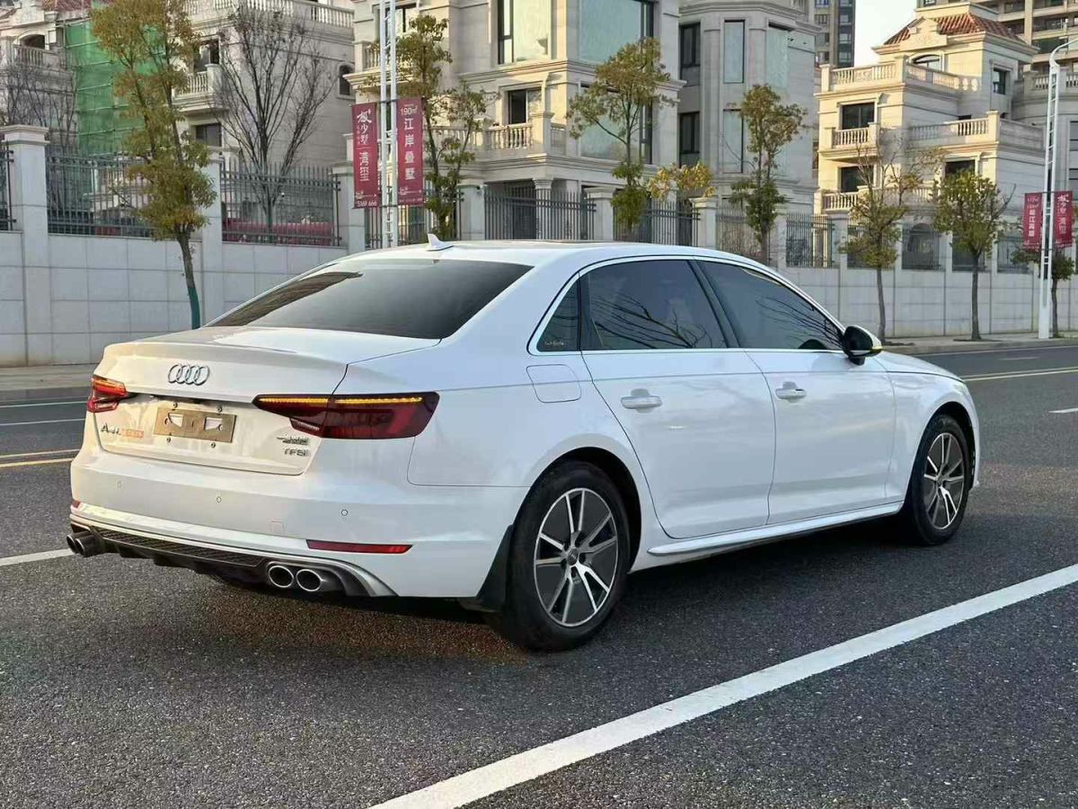 奧迪 奧迪A4L  2018款 30周年年型 40 TFSI 時(shí)尚型圖片