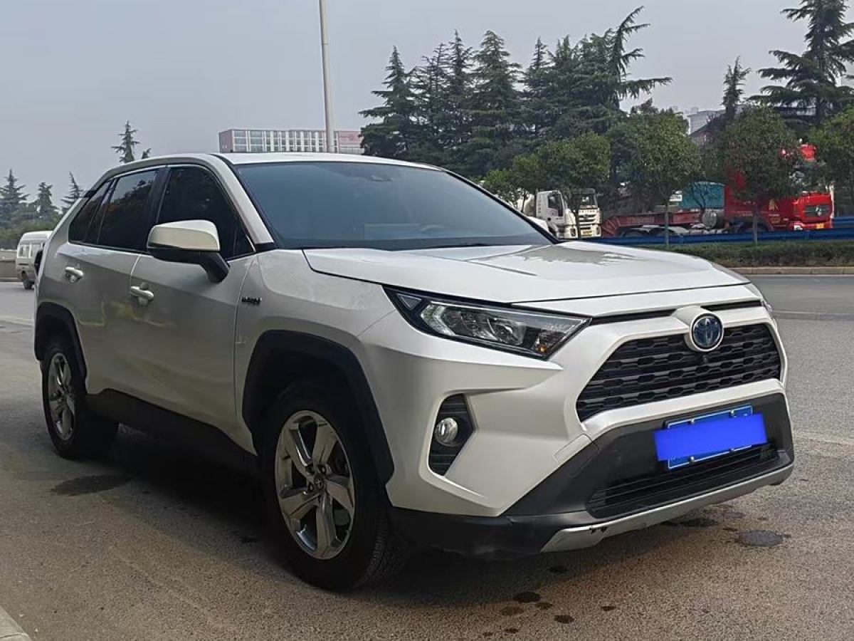 豐田 RAV4榮放  2023款 雙擎 2.5L E-CVT兩驅(qū)精英版圖片