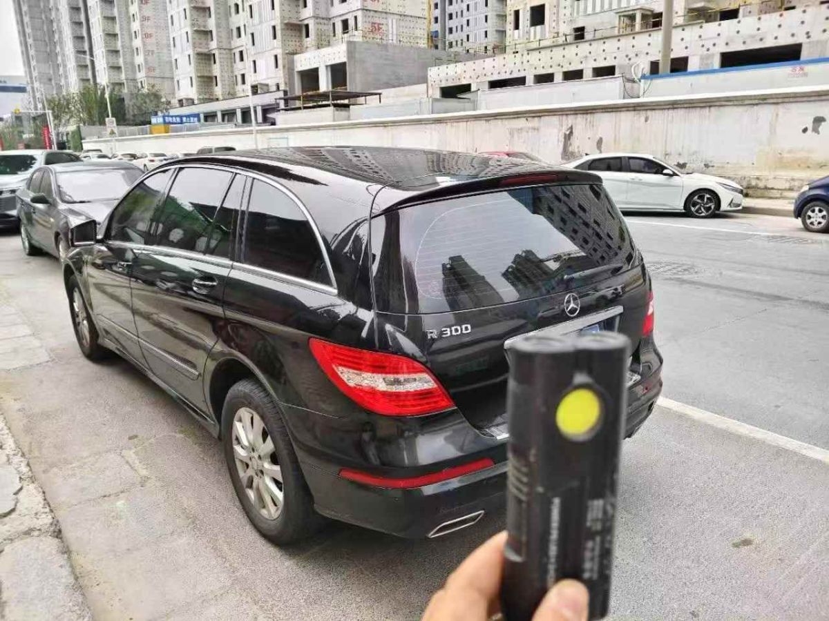 奔馳 奔馳R級(jí)  2014款 R 320 4MATIC 商務(wù)型圖片