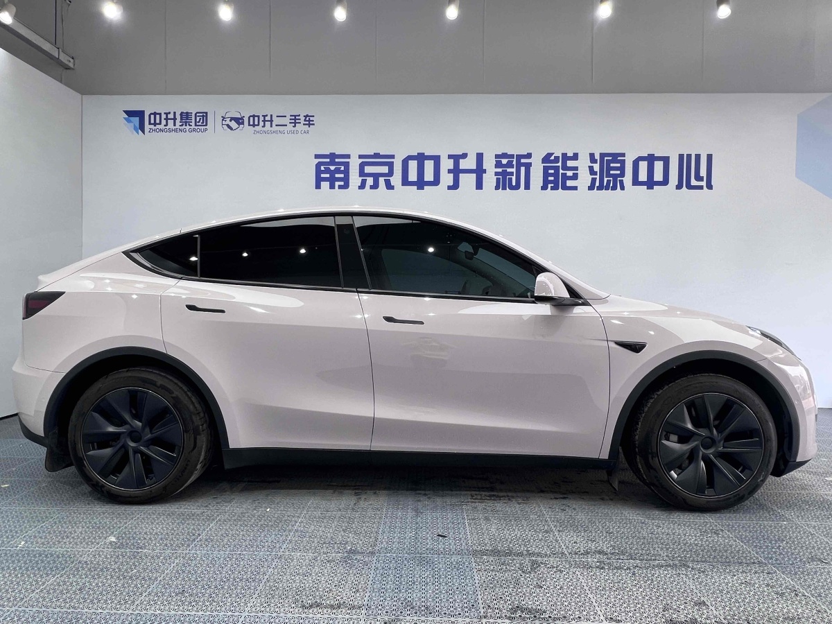 特斯拉 Model 3  2023款 煥新版 后輪驅(qū)動圖片