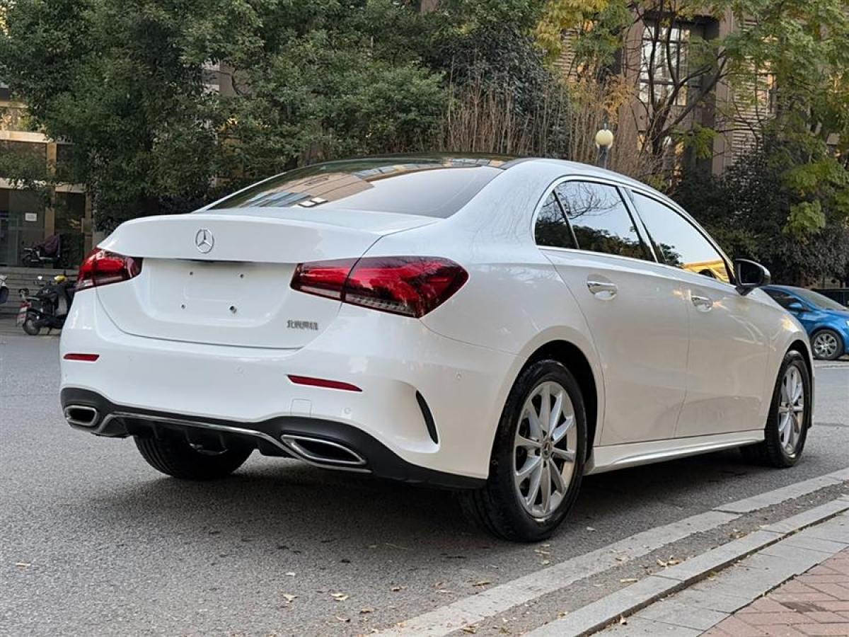 奔馳 奔馳A級  2021款 A 200 L 運動轎車動感型圖片