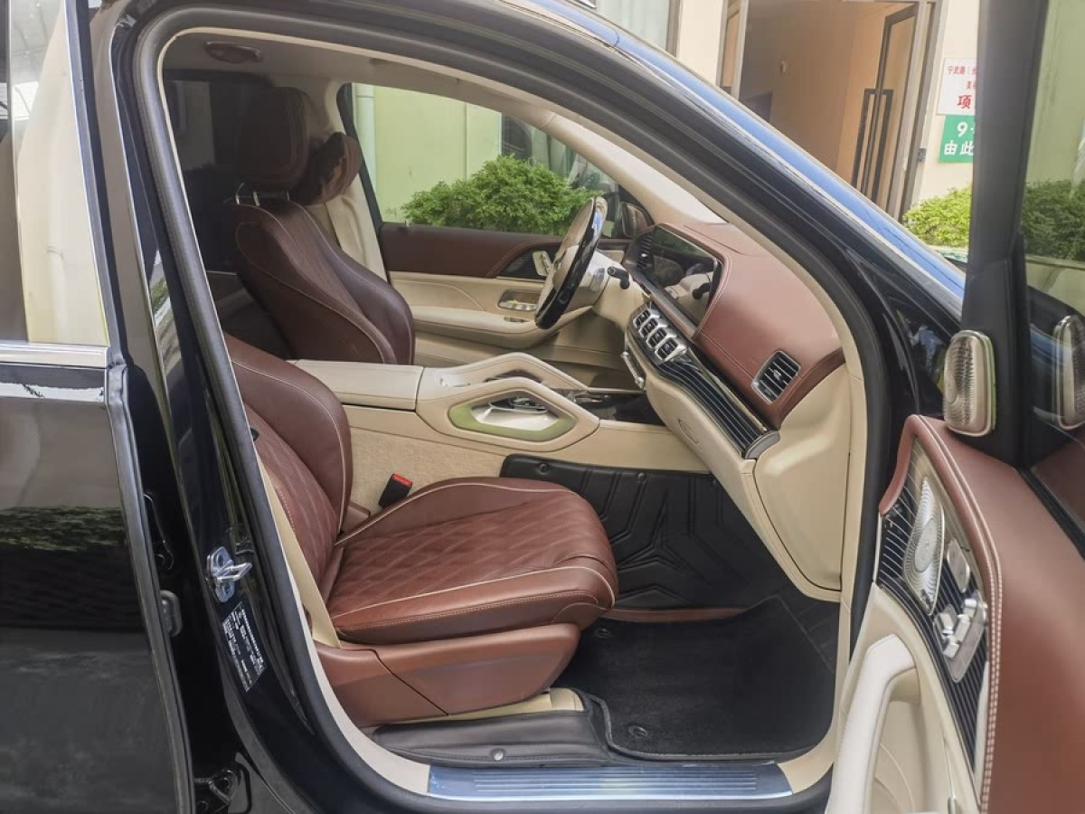 奔馳 邁巴赫GLS  2025款 GLS 600 4MATIC 禮樂(lè)版圖片
