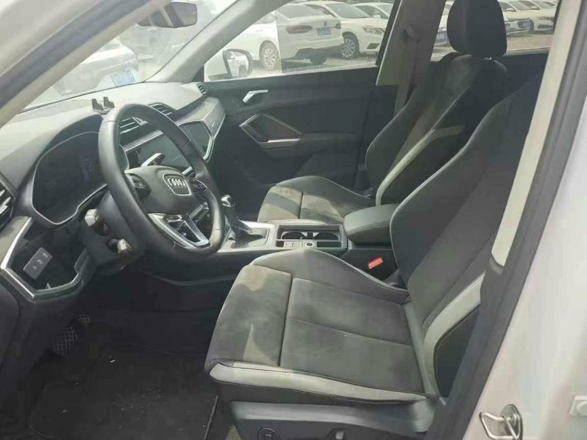 奧迪 奧迪Q3  2022款 35 TFSI 時(shí)尚動(dòng)感型圖片
