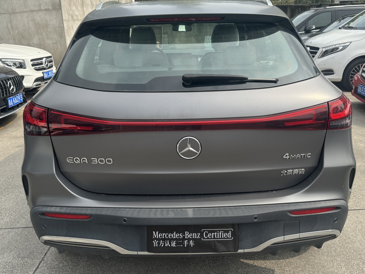 奔馳 奔馳EQA  2022款 EQA 300 4MATIC 首發(fā)特別版圖片