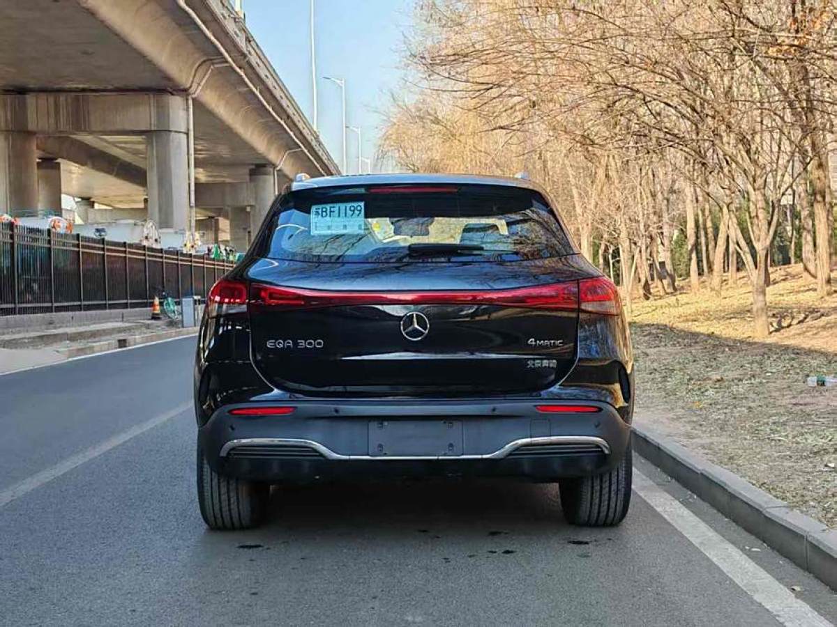 奔馳 奔馳EQA  2022款 EQA 300 4MATIC 首發(fā)特別版圖片