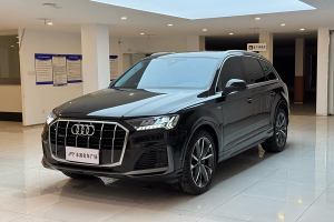 奥迪Q7 奥迪 55 TFSI quattro S line运动型