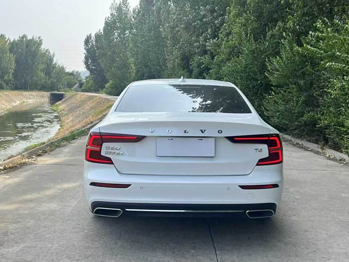 沃爾沃 S60L  2021款 T4 智遠(yuǎn)豪華版圖片