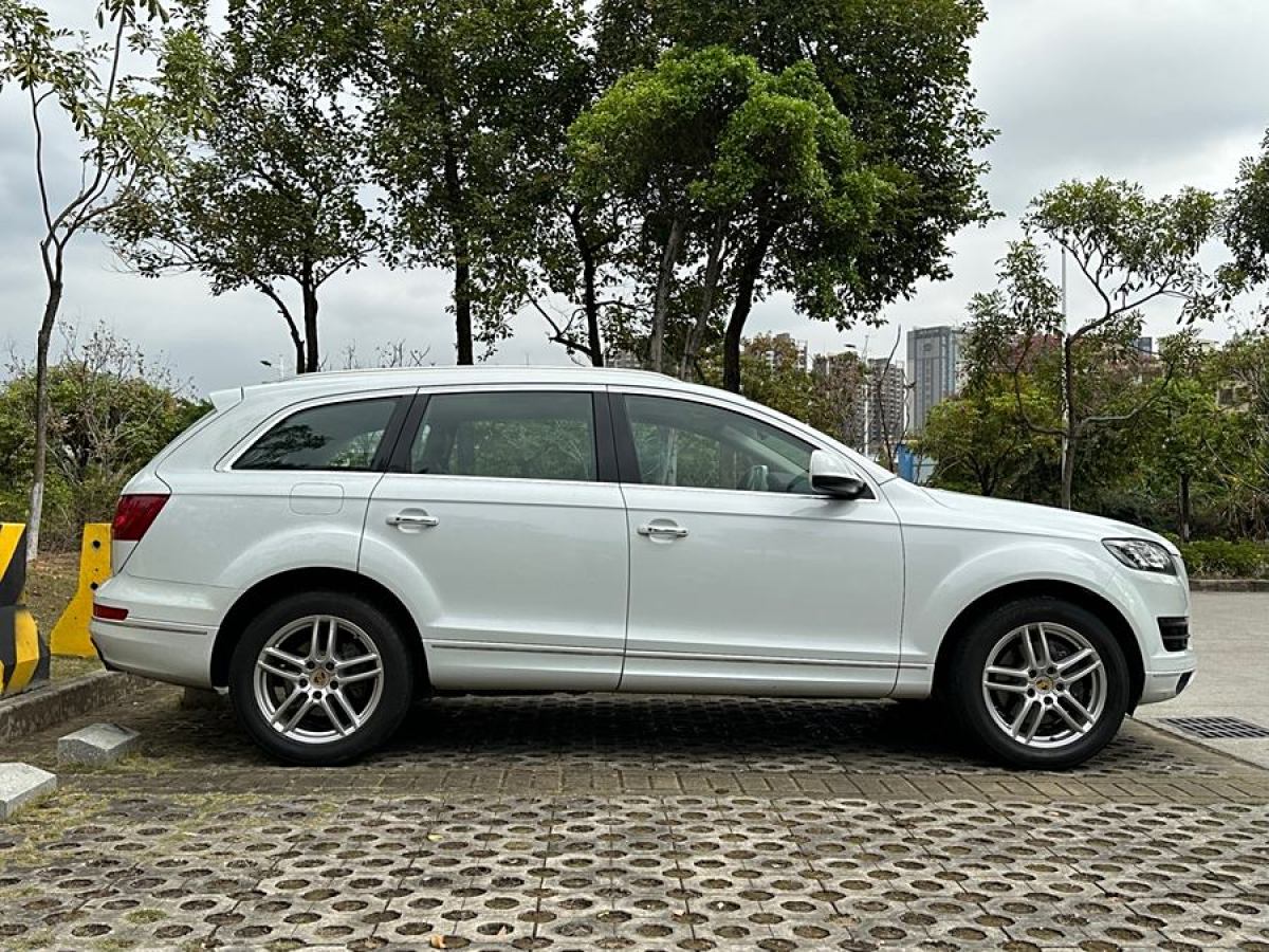 奧迪 奧迪Q7  2012款 3.0 TDI 領(lǐng)先型圖片