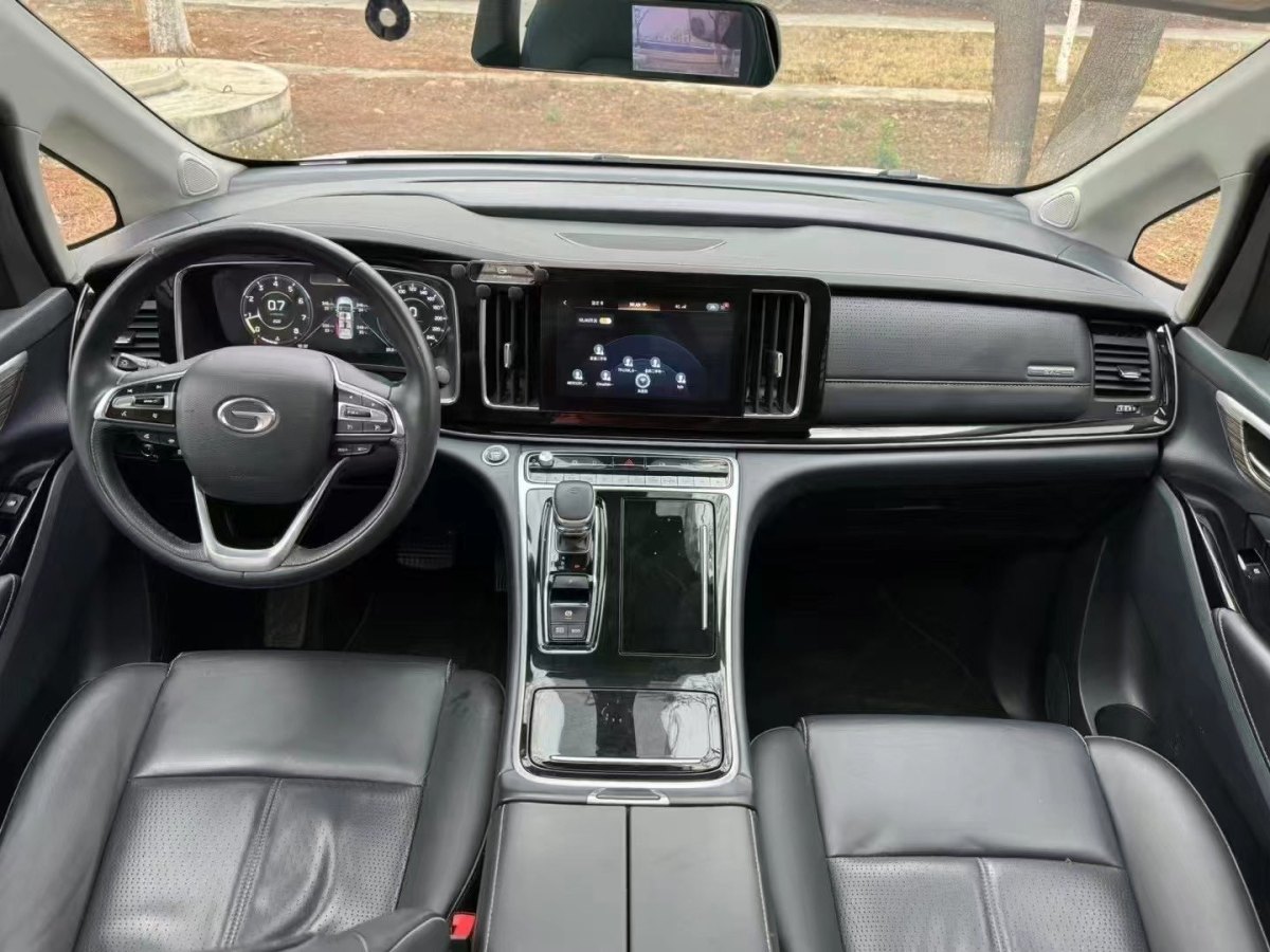 廣汽傳祺 M8  2023款 領(lǐng)秀系列 390T 尊貴版圖片