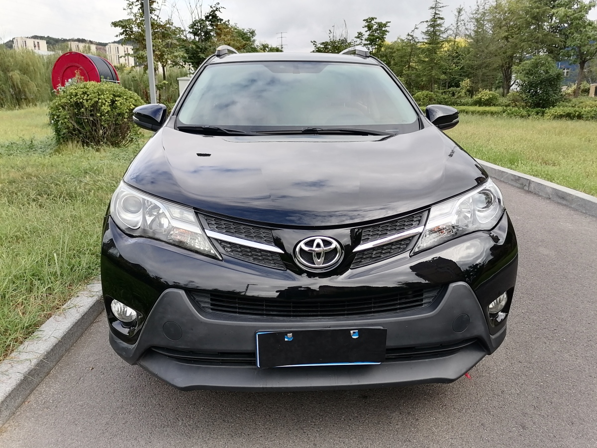 豐田 RAV4  2018款 榮放 2.0L CVT兩驅(qū)風(fēng)尚版圖片