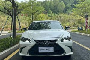 ES 雷克薩斯 200 卓越版
