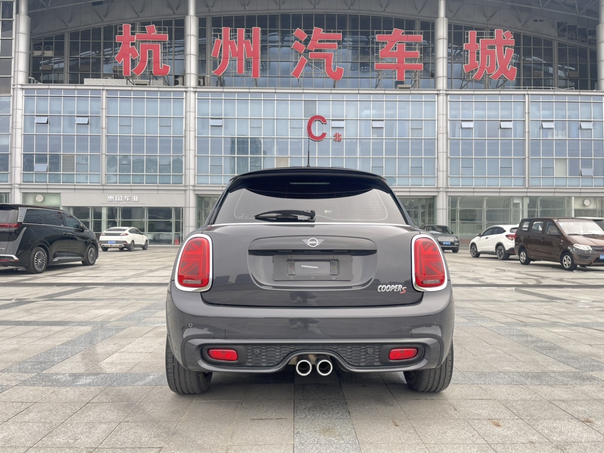 MINI MINI  2021款 2.0T COOPER S 經(jīng)典派 五門版圖片