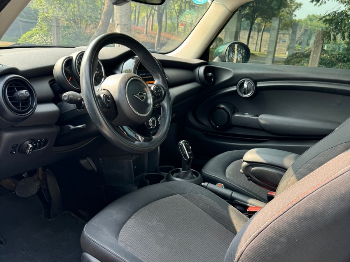 MINI MINI  2019款 1.5T COOPER 經(jīng)典派圖片