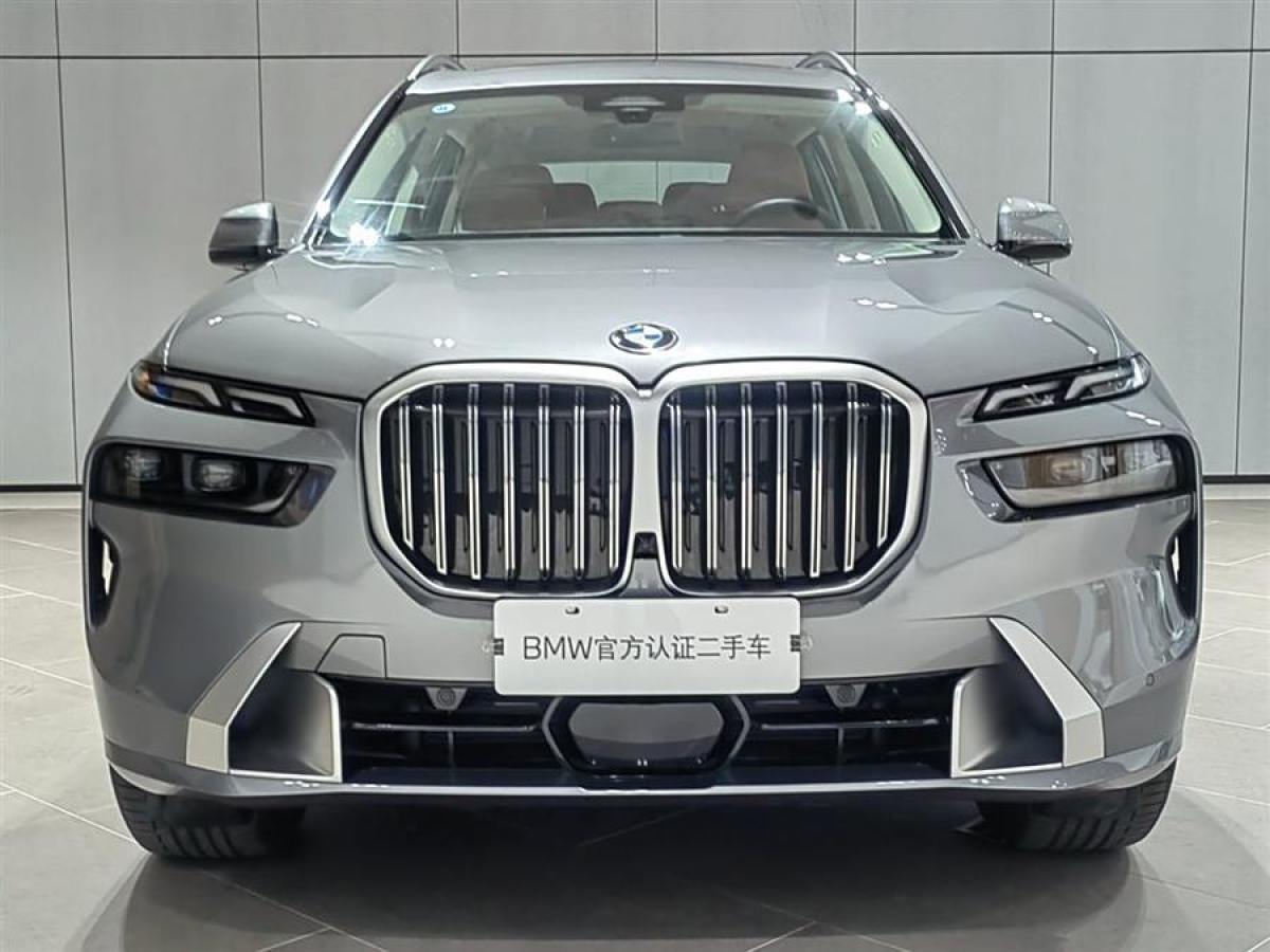 寶馬 寶馬X7  2024款 xDrive40i 領(lǐng)先型豪華套裝圖片