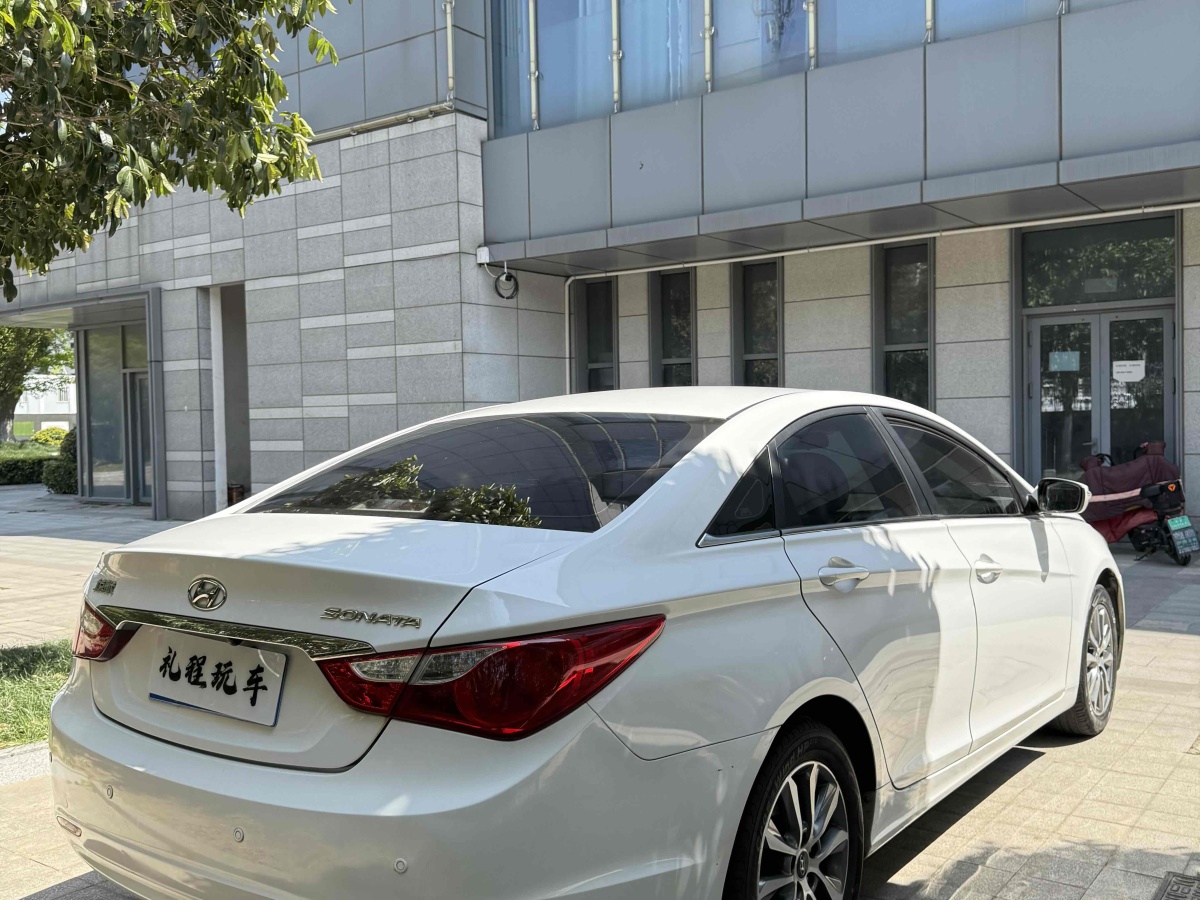 現(xiàn)代 索納塔  2013款 2.0L 自動時尚版圖片