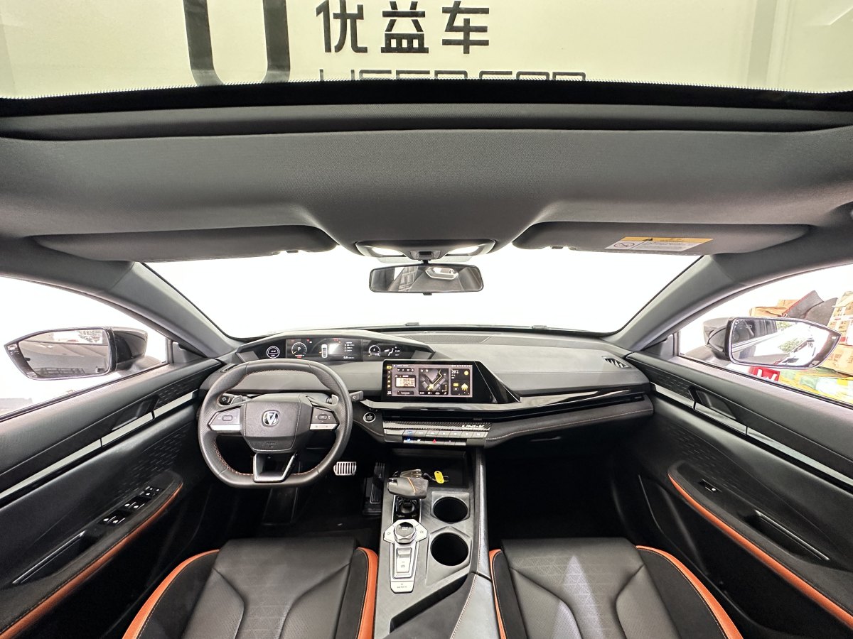 長(zhǎng)安 長(zhǎng)安UNI-V  2022款 2.0T 鋒速版圖片