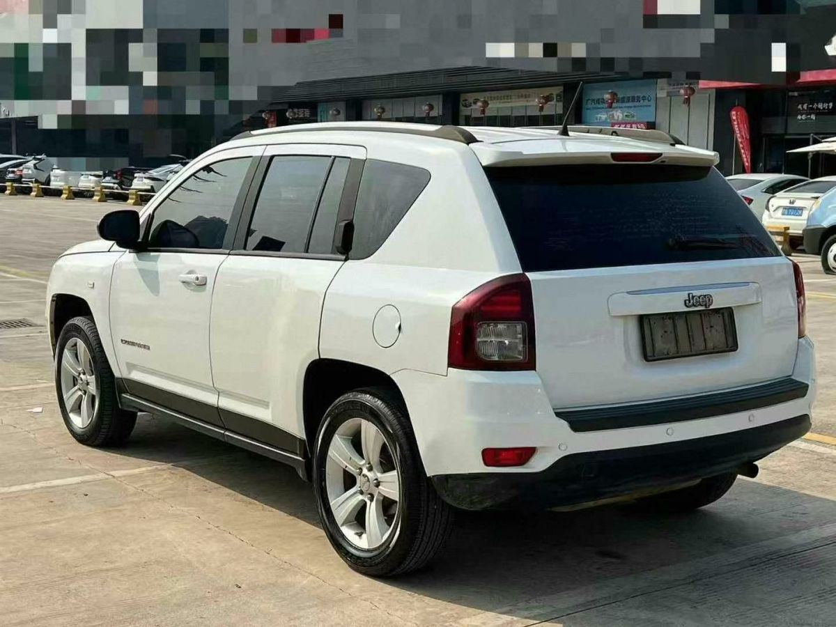 Jeep 指南者  2015款 2.0L 兩驅(qū)豪華版圖片