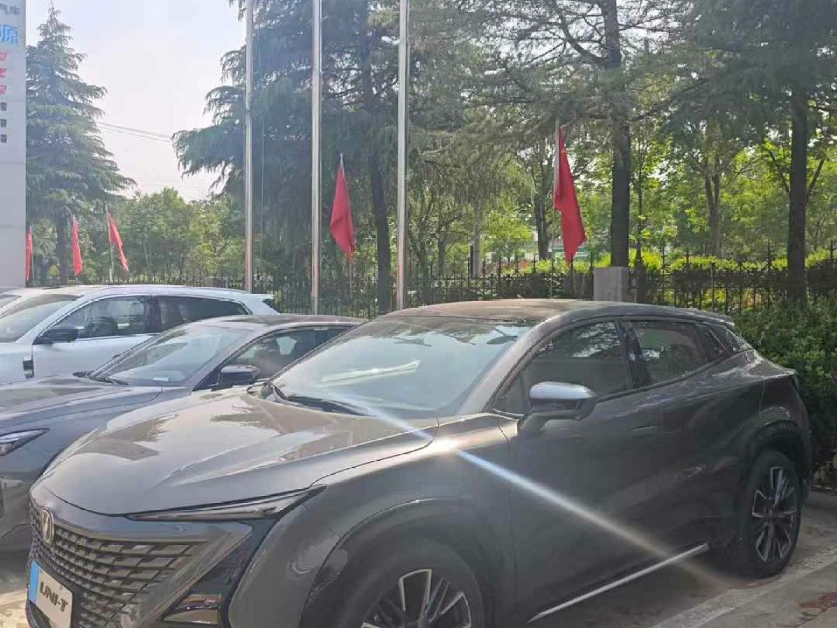 長安 長安UNI-Z  2025款 1.5T 尊貴型圖片