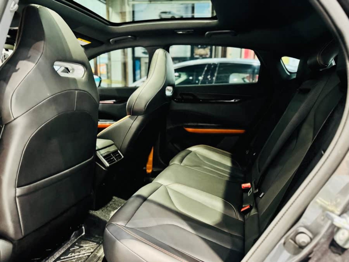 長(zhǎng)安 長(zhǎng)安UNI-V  2023款 1.5T 尊貴型圖片