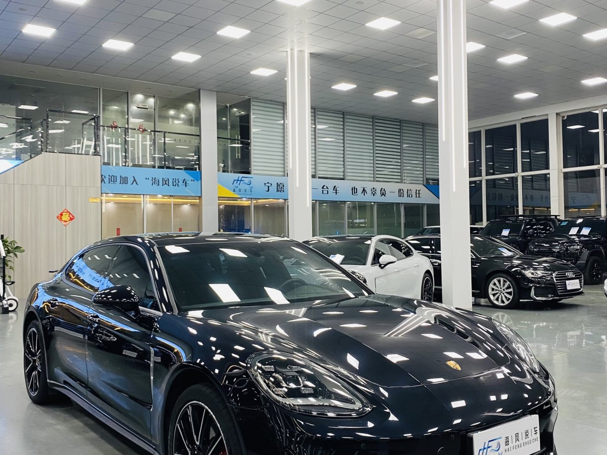 保時(shí)捷 Panamera  2023款 Panamera 4 行政加長(zhǎng)版 2.9T圖片