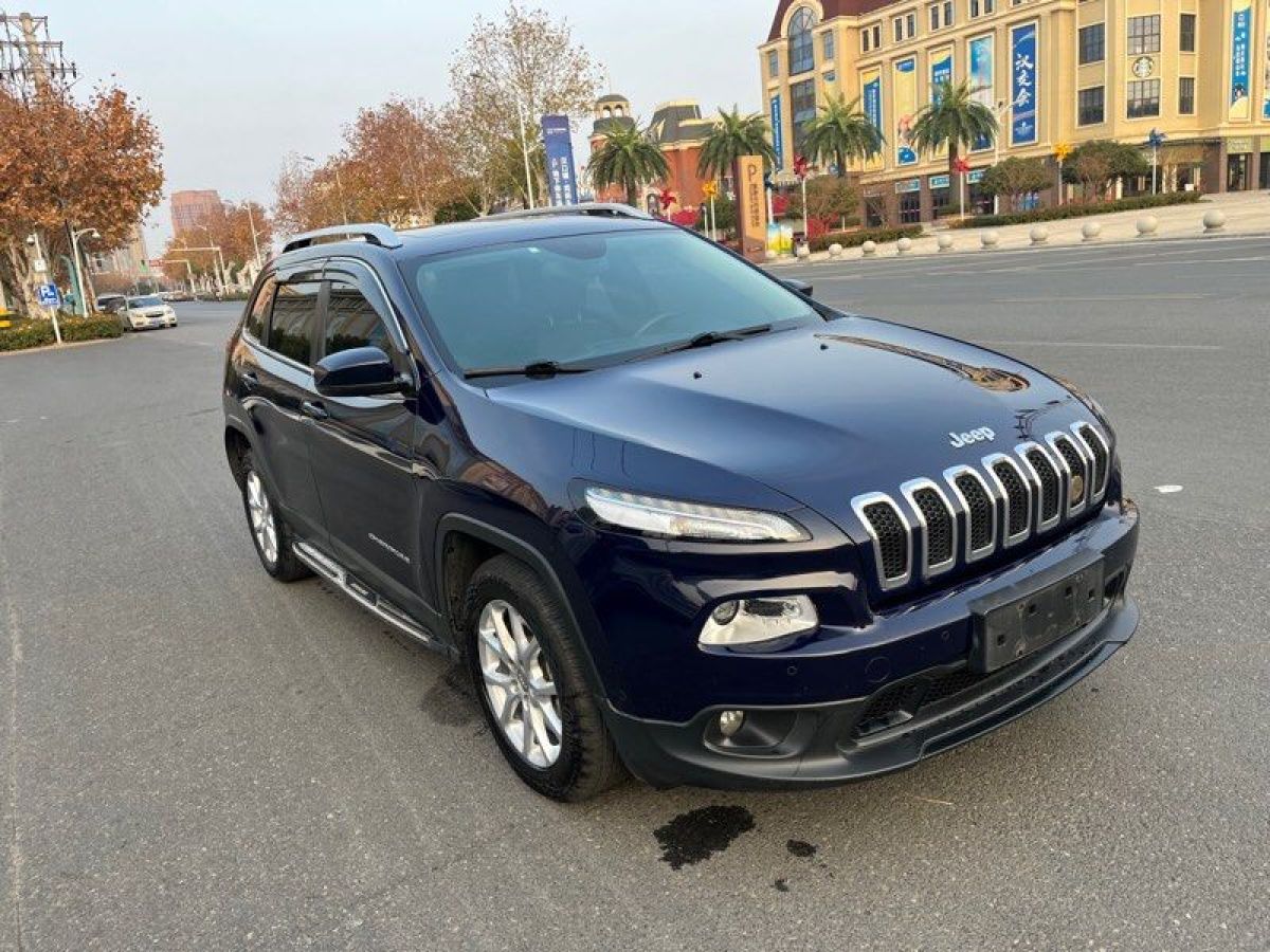 Jeep 自由光  2016款 2.4L 領(lǐng)先版圖片