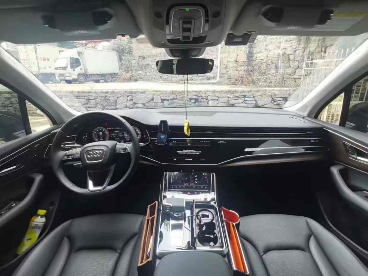 奥迪 奥迪Q7  2023款 55 TFSI quattro S line运动型图片