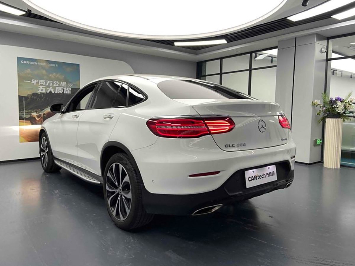 2019年9月奔馳 奔馳GLC  2022款 改款 GLC 260 4MATIC 轎跑SUV