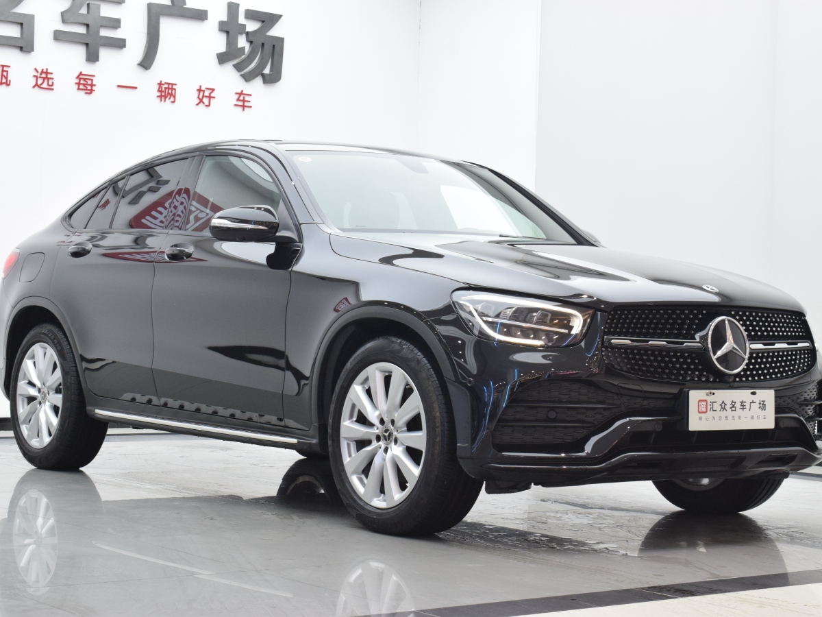 2019年12月奔馳 奔馳GLC  2021款 GLC 260 4MATIC 轎跑SUV