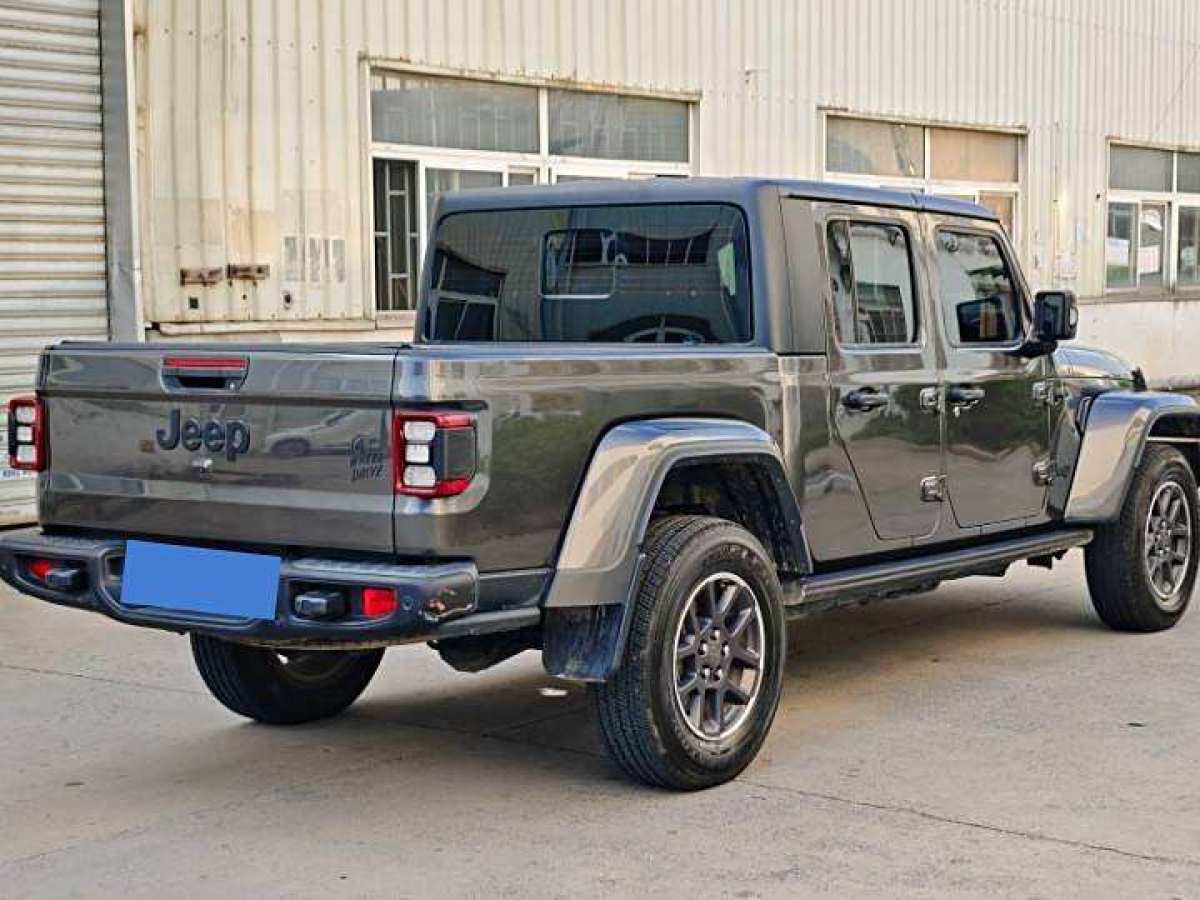 2023年6月Jeep 角斗士  2022款 3.6L 先行版